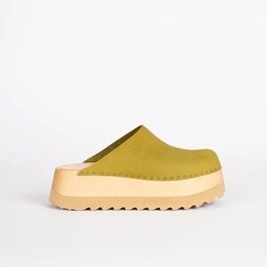 Bryr Chonk Clogs fennel nubuck size 6